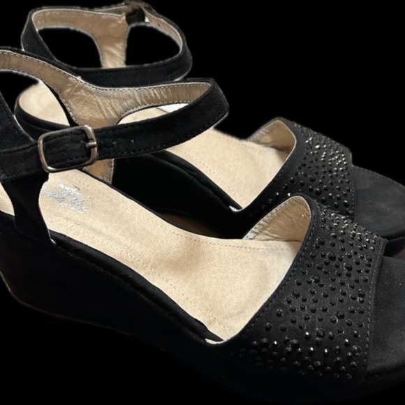 Me Me Black Wedge Sandals – EU 38 - Picture 2 of 5